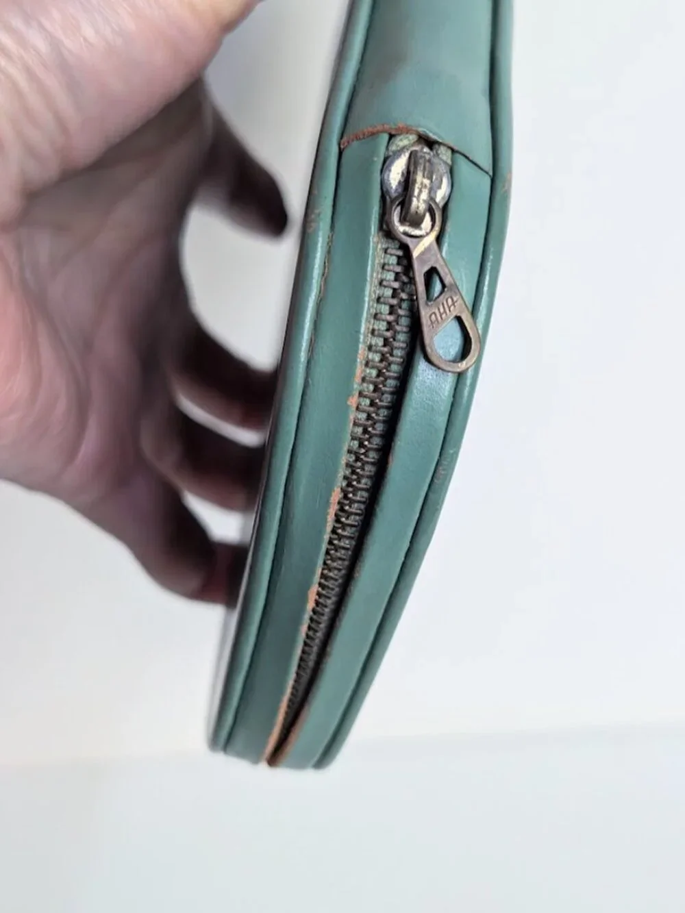 Vintage Griffon Men's German Travel Leather Grooming Kit Zipper Case